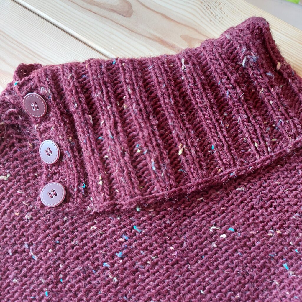 Sweter wykonany z włóczki DROPS Soft Tweed